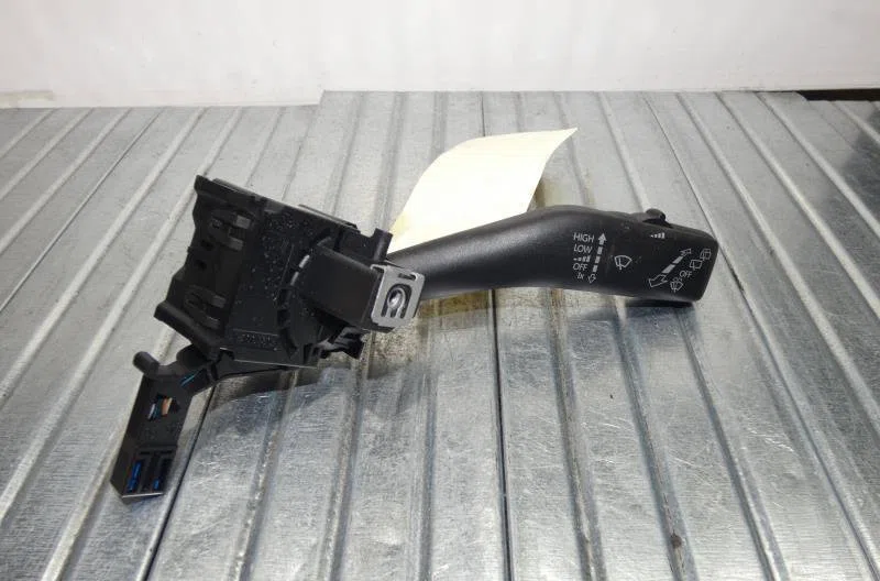 Commande essuie glace VOLKSWAGEN GOLF 6 occasion — photo 2