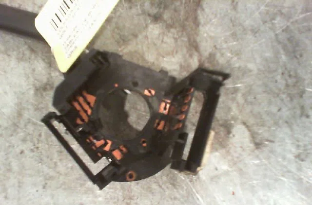 Commande essuie glace VOLKSWAGEN GOLF III Phase 1 01-1992--12-1997 occasion — photo 2