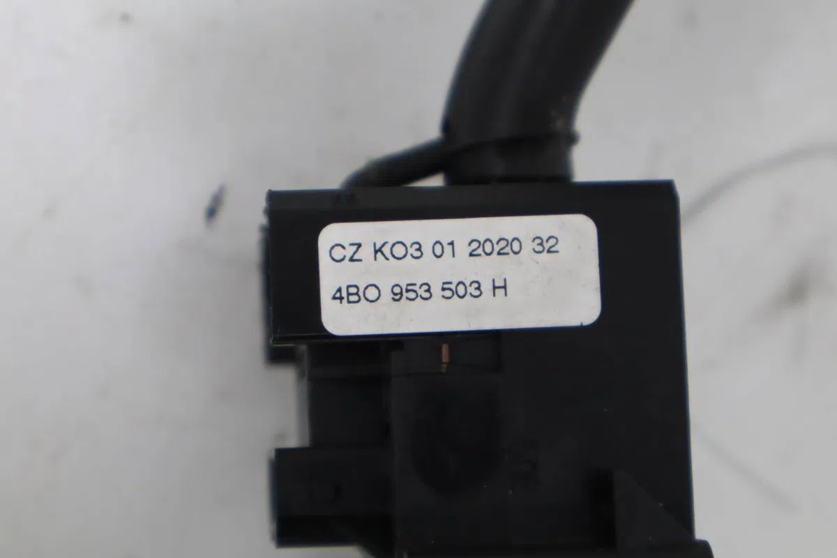 Commande essuie glace Volkswagen GOLF IV (1J1) 1.9 tdi (1997-2004) occasion — photo 3