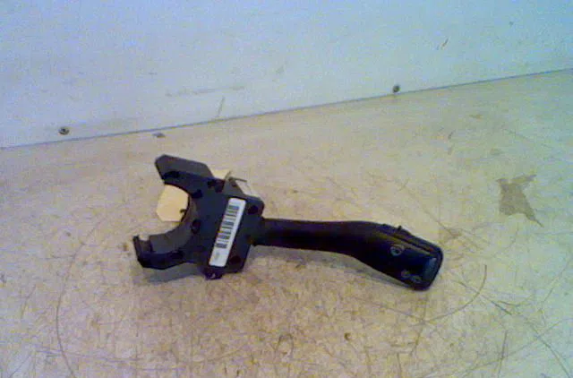 Commande essuie glace VOLKSWAGEN GOLF IV 2001 occasion — photo 2