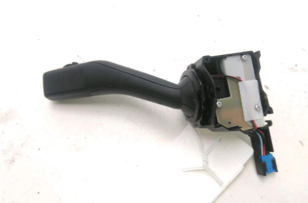 Commande essuie glace Volkswagen GOLF PLUS V (5M1, 521) 1.9 tdi (2005-2009) occasion — photo 2