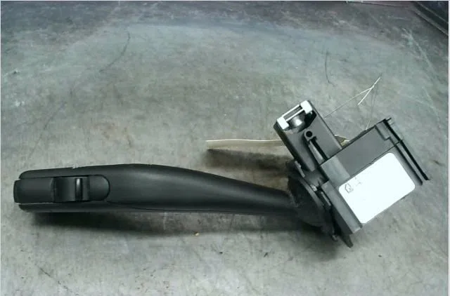 Commande essuie glace Volkswagen GOLF VI (5K1) 1.4 tsi (2008-2012) occasion — photo 2