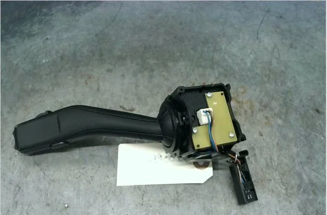 Commande essuie glace Volkswagen GOLF VI (5K1) 1.4 tsi (2008-2012) occasion — photo 4