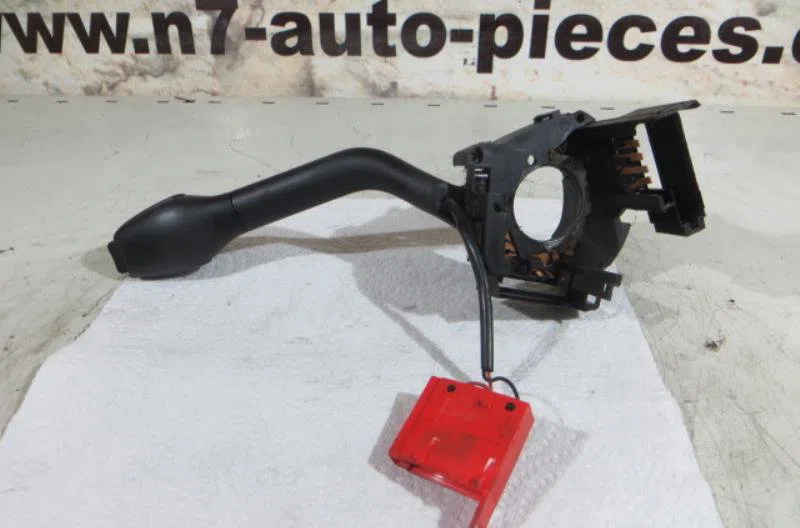 Commande essuie glace VOLKSWAGEN LUPO occasion — photo 3