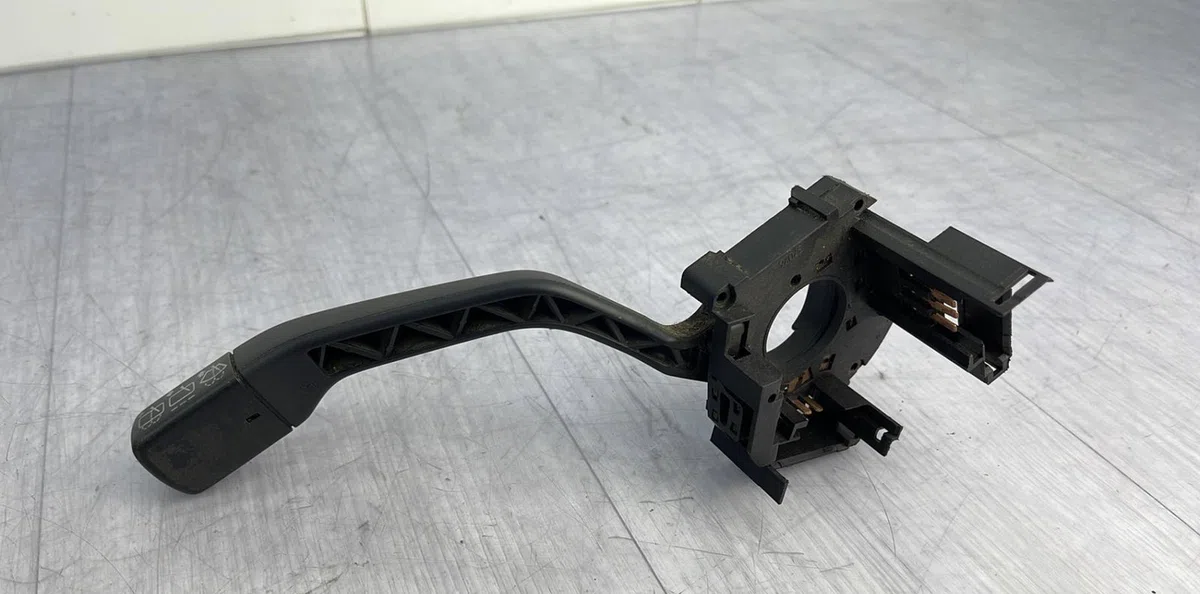 Commande essuie glace VOLKSWAGEN POLO 3 PHASE 1 occasion — photo 2