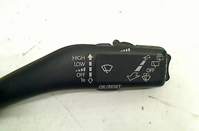 Commande essuie glace Volkswagen TOURAN (1T1, 1T2) 1.9 tdi (2003-2004) 5 portes occasion — photo 2