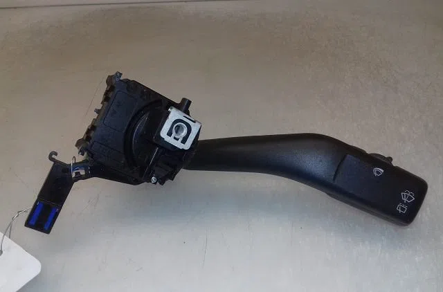 Commande essuie glace Volkswagen TOURAN (1T1, 1T2) 2.0 tdi 16v (2003-2010) 5 portes occasion — photo 3