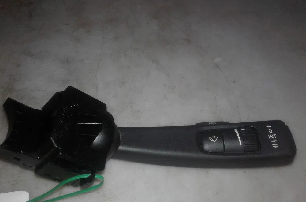 Commande essuie glace VOLVO S40 2004 occasion — photo 2