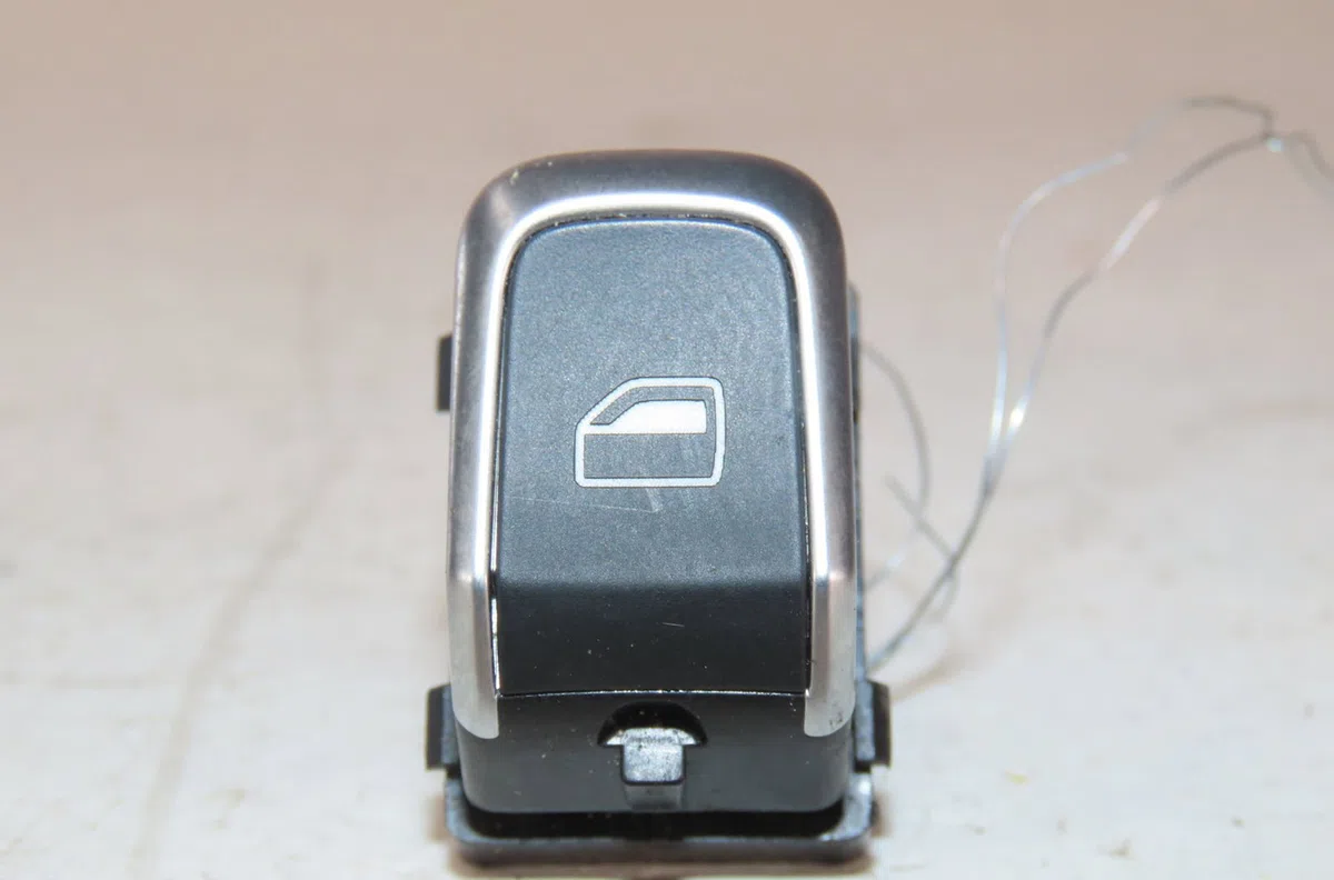 Commande leve-glace porte arrière droite Audi Q3 (8UB, 8UG) 2.0 tdi (2011-2018) occasion — photo 4