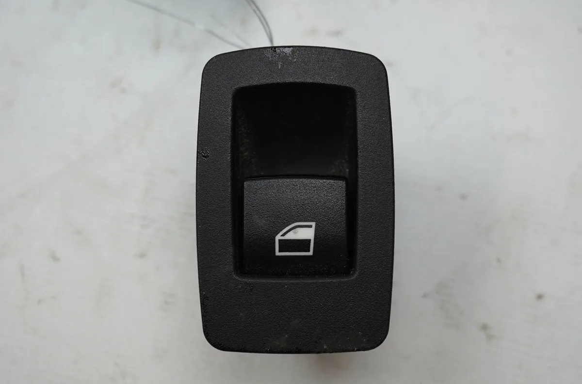 Commande leve-glace porte arrière droite Bmw 1 (F20) 116 d (2012-2015) occasion