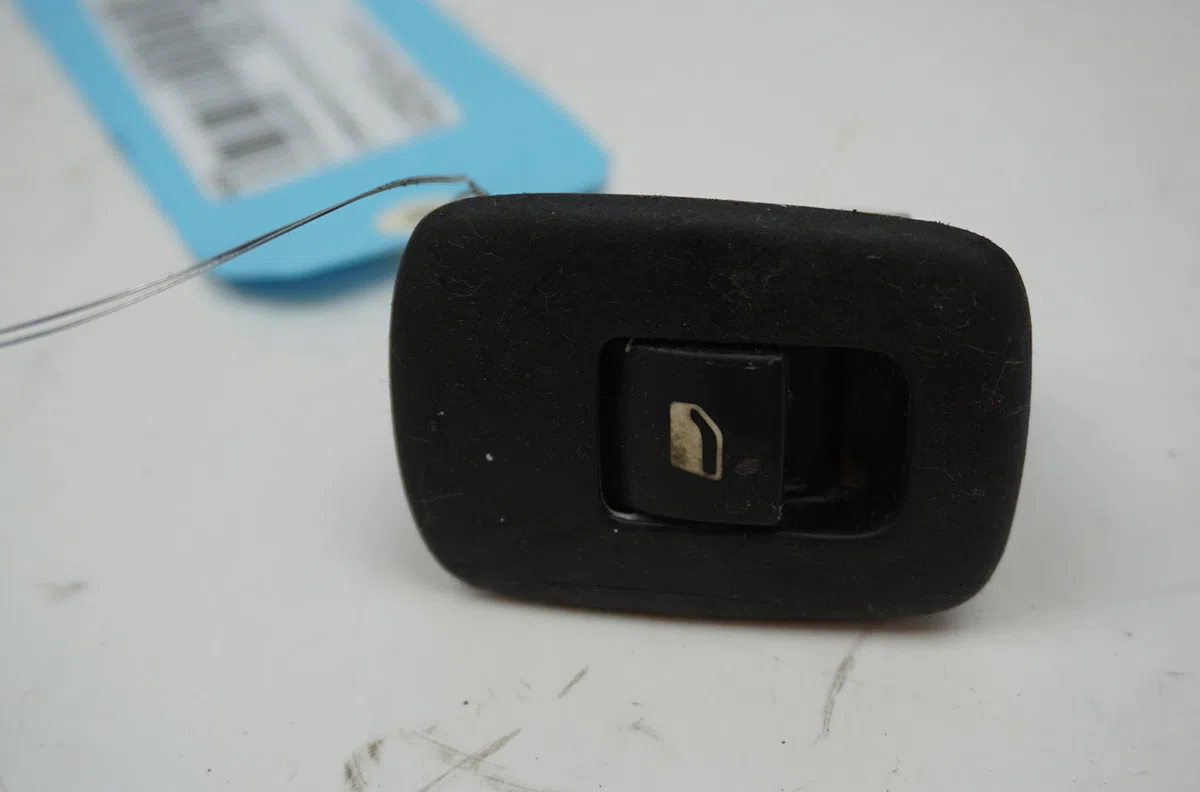 Commande leve-glace porte arrière droite Citroen C3 II (SC_) 1.4 hdi 70 (sc8hzc, sc8hr0, sc8hp4) (2009) 5 portes occasion