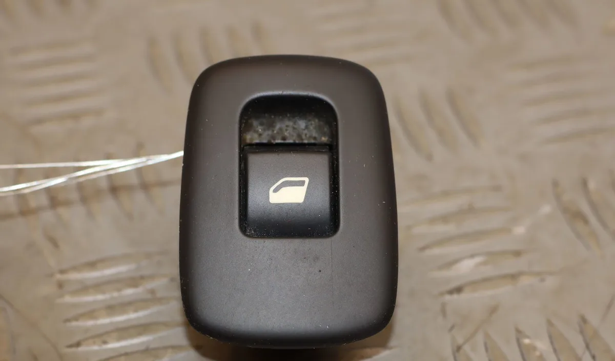 Commande leve-glace porte arrière droite Citroen C3 II (SC_) 1.6 hdi 115 (2012) occasion