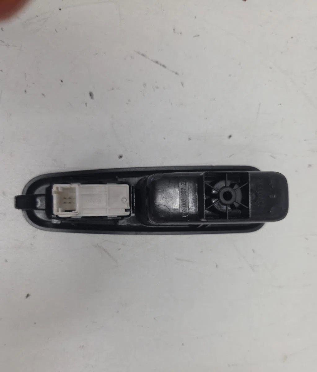 Commande leve-glace porte arrière droite CITROEN C4 GRAND PICASSO 2 PHASE 1 occasion