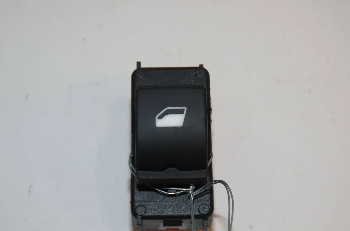 Commande leve-glace porte arrière droite Citroen DS5 2.0 hdi 200 hybrid4 traction intégrale (2011-2015) occasion