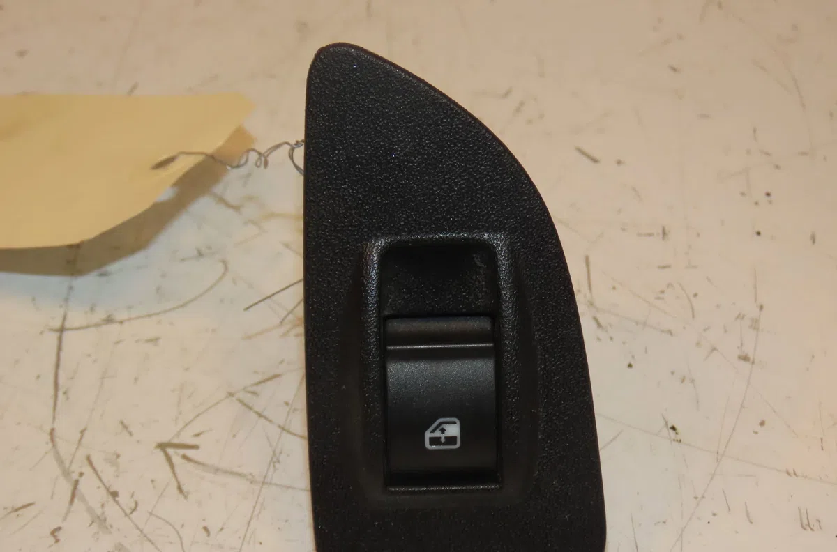Commande leve-glace porte arrière droite Fiat BRAVO II (198_) 1.6 d multijet (198axh1b) (2007-2014) 5 portes occasion