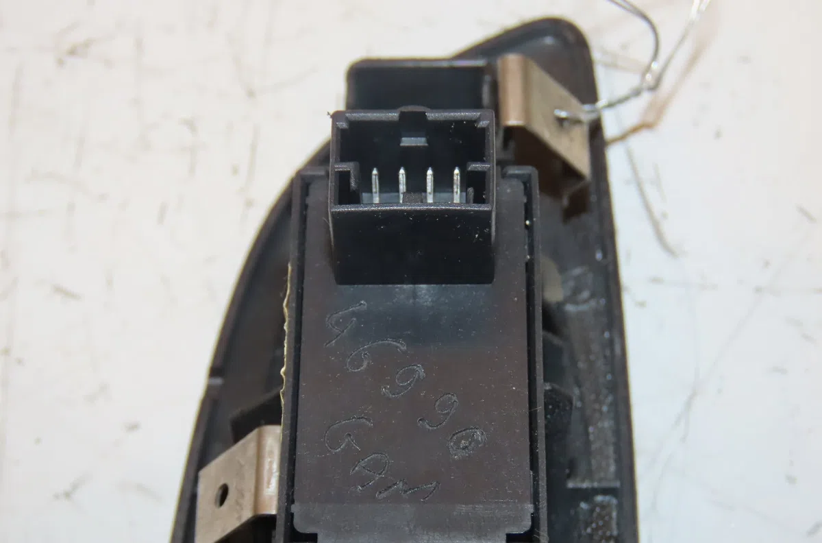 Commande leve-glace porte arrière droite Fiat BRAVO II (198_) 1.6 d multijet (198axh1b) (2007-2014) 5 portes occasion — photo 2
