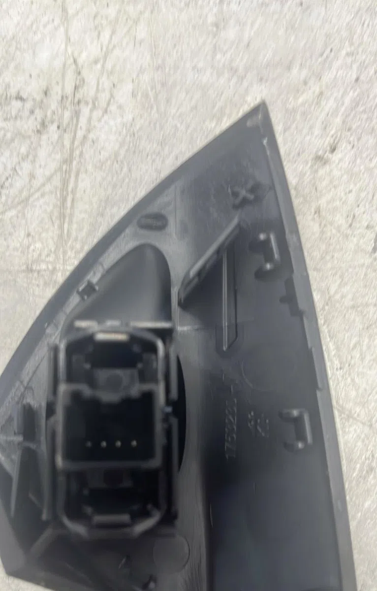 Commande leve-glace porte arrière droite Ford C-MAX II (DXA-CB7, DXA-CEU) 1.6 tdci (2010-2019) 5 portes occasion — photo 2