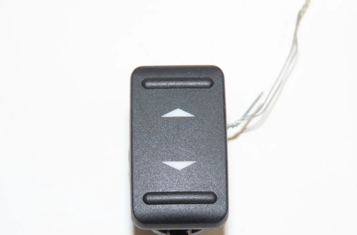 Commande leve-glace porte arrière droite Ford FOCUS C-MAX (DM2) 1.6 tdci (2003-2007) occasion