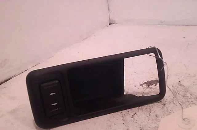 Commande leve-glace porte arrière droite FORD FOCUS CMAX I 2009 occasion — photo 2