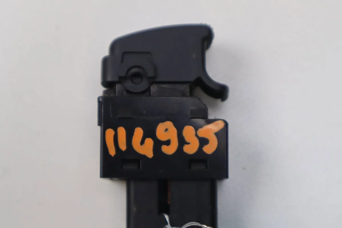 Commande leve-glace porte arrière droite Hyundai GETZ (TB) 1.4 i (2005-2010) occasion