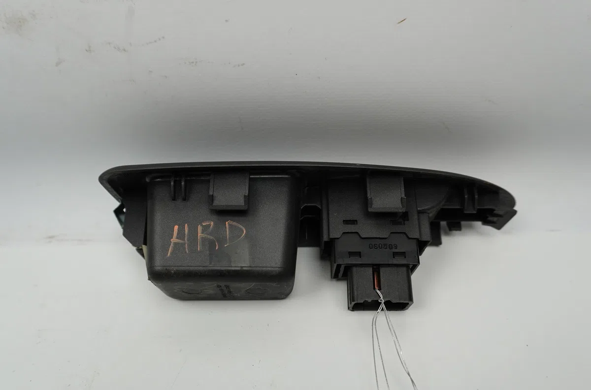 Commande leve-glace porte arrière droite Kia MAGENTIS II (MG) 2.0 crdi (2006-2010) occasion