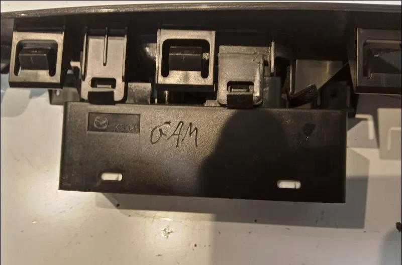 Commande leve-glace porte arrière droite Mazda CX-5 (KE, GH) 2.2 d awd (ke102) (2012-2017) 5 portes occasion — photo 4
