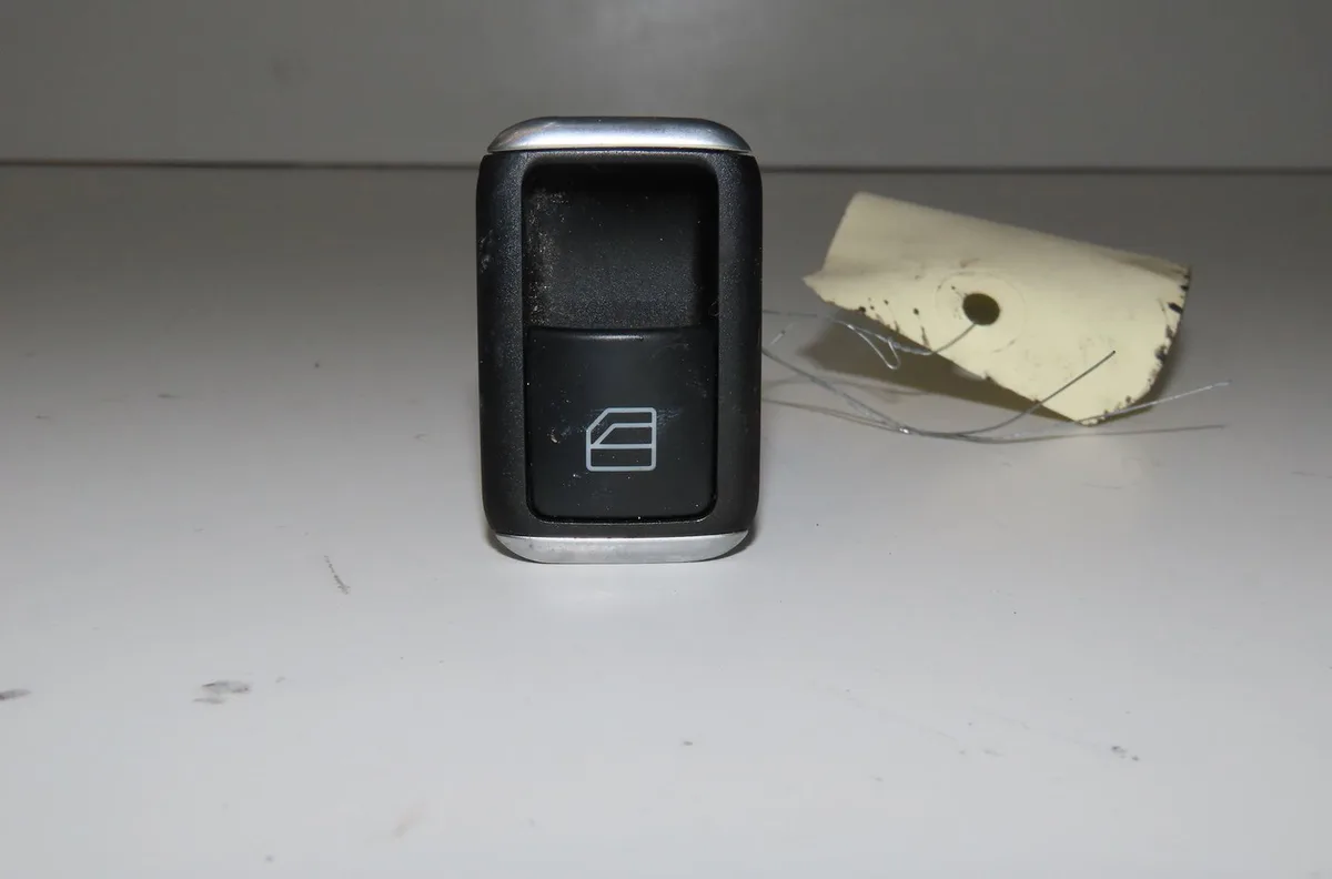 Commande leve-glace porte arrière droite Mercedes-benz CLASSE A (W176) A 160 cdi - d (176.011) (2013-2018) occasion