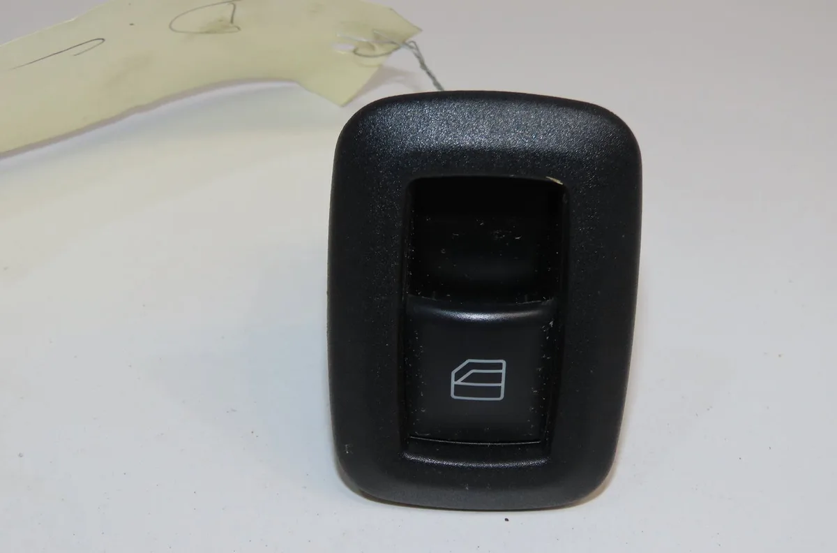 Commande leve-glace porte arrière droite Mercedes-benz CLASSE B Sports Tourer (W245) B 180 cdi (245.207) (2005-2011) 5 portes occasion