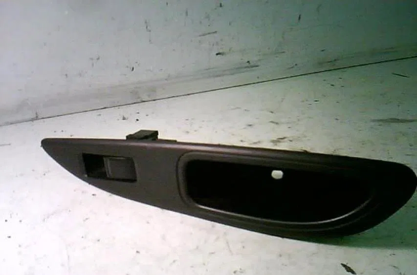 Commande leve-glace porte arrière droite Nissan PRIMERA Hatchback (P12) 2.2 di (2002-2007) occasion — photo 2