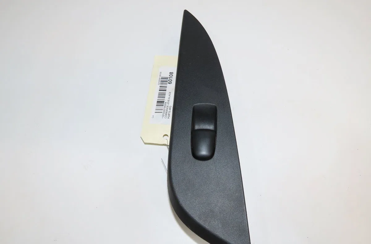 Commande leve-glace porte arrière droite Nissan PULSAR 3-5 portes (C13) 1.2 dig-t (2014) occasion