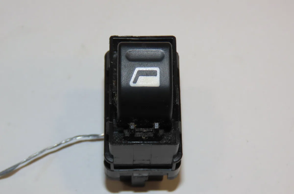 Commande leve-glace porte arrière droite Peugeot 206 3-5 portes (2A-C) 2.0 hdi 90 (1999-2009) 5 portes occasion