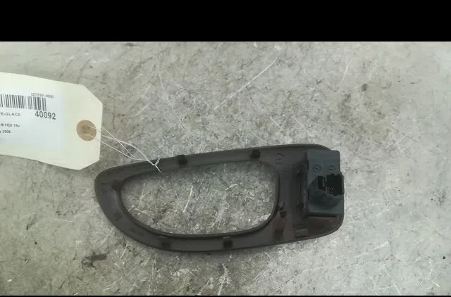 Commande leve-glace porte arrière droite Peugeot 307 (3A-C) 1.6 hdi 110 (2004-2009) 5 portes occasion — photo 2