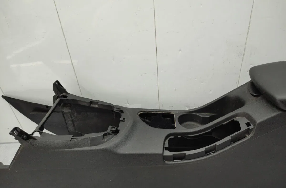 Commande leve-glace porte arrière droite PEUGEOT 308 1 SW PHASE 2 BREAK occasion — photo 3
