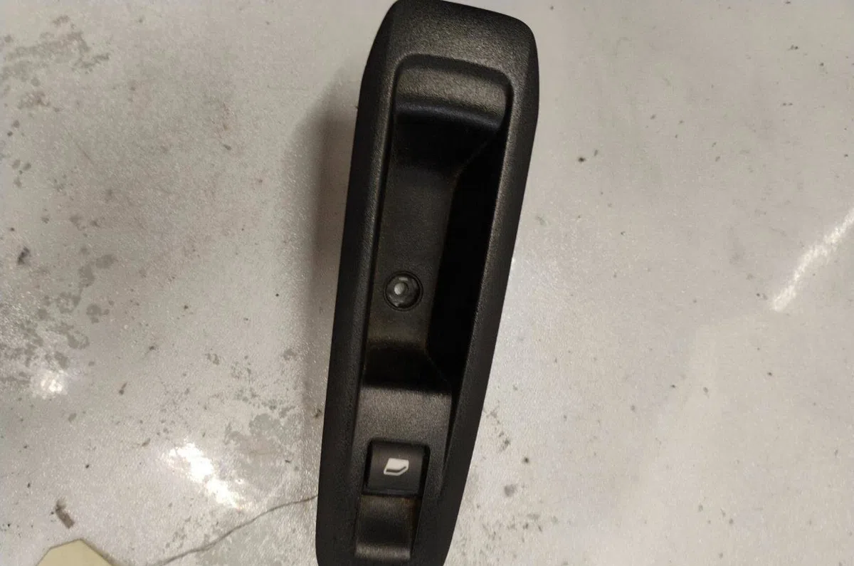 Commande leve-glace porte arrière droite PEUGEOT 308 2 PHASE 1 occasion — photo 3