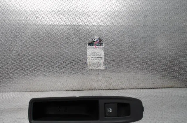 Commande leve-glace porte arrière droite RENAULT CLIO 5 PHASE 1 occasion — photo 2