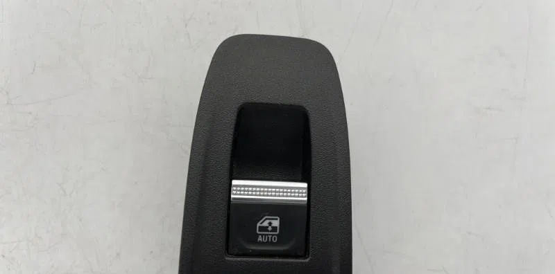 Commande leve-glace porte arrière droite RENAULT CLIO 5 PHASE 1 occasion — photo 3