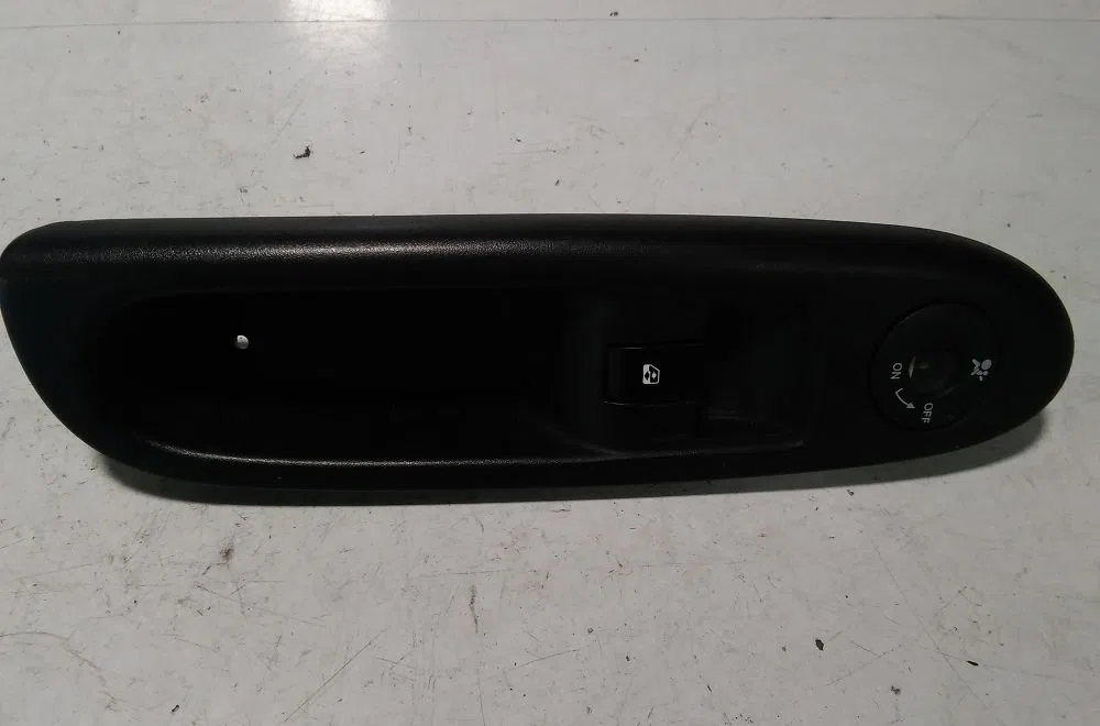Commande leve-glace porte arrière droite RENAULT CLIO II 2005 occasion — photo 3