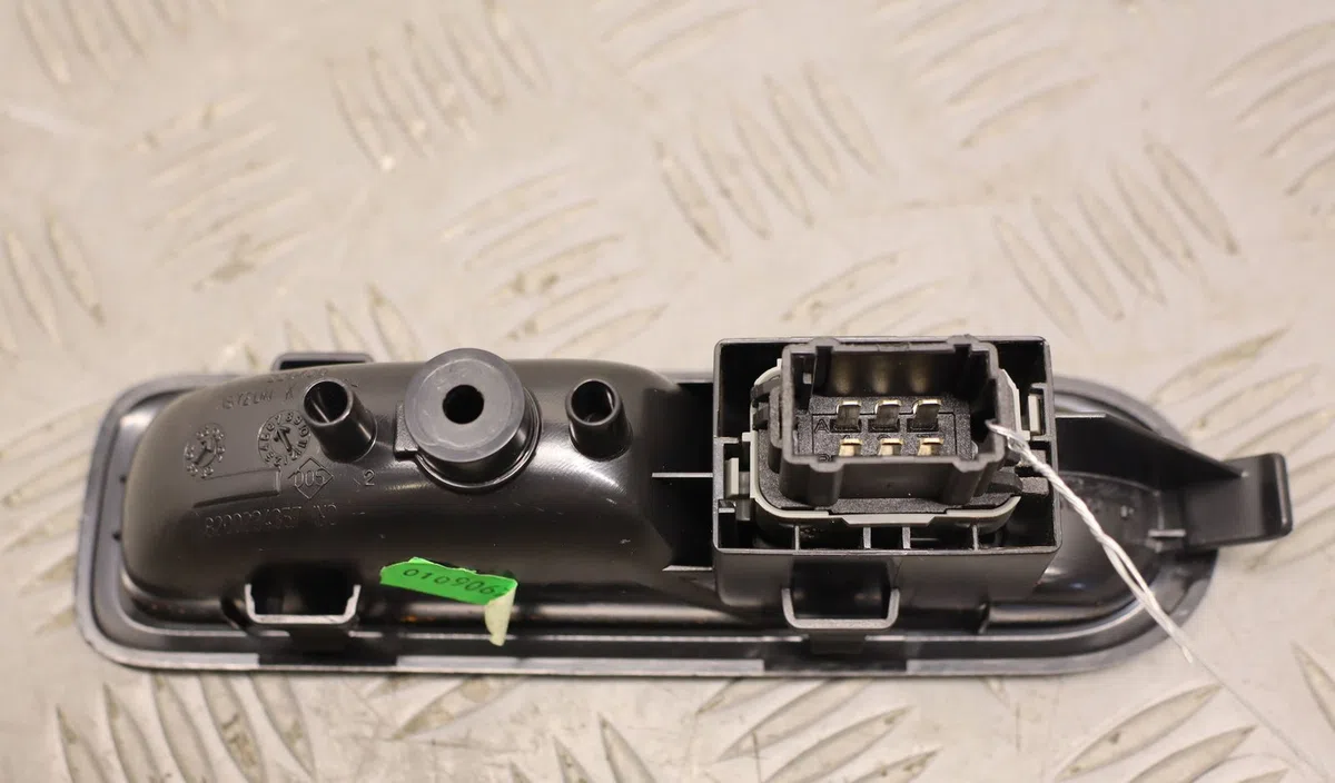 Commande leve-glace porte arrière droite Renault CLIO III (BR0-1, CR0-1) 1.5 dci (br0h, cr0h, cr1s, br1s) (2005-2014) 3 portes occasion — photo 2