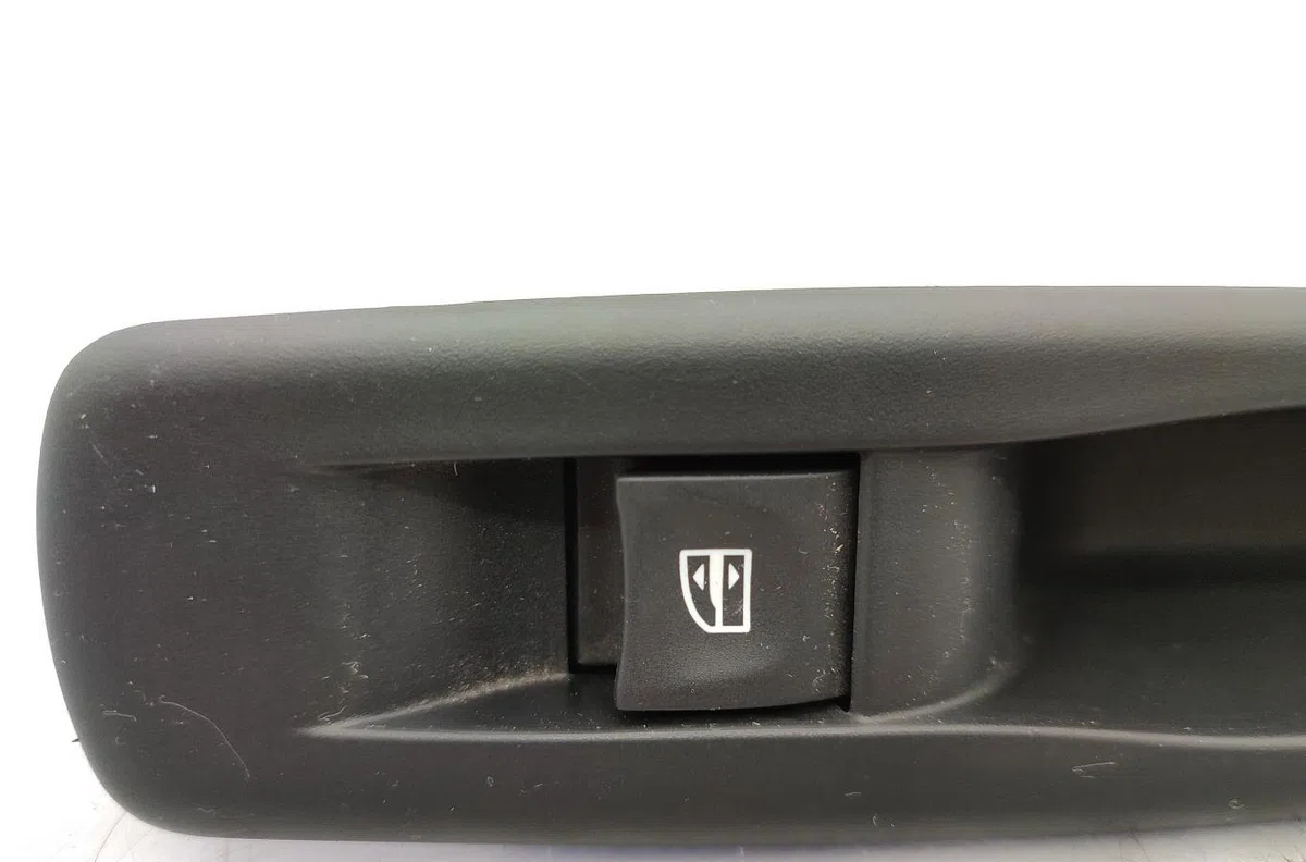 Commande leve-glace porte arrière droite RENAULT MEGANE 3 PHASE 1 occasion — photo 3