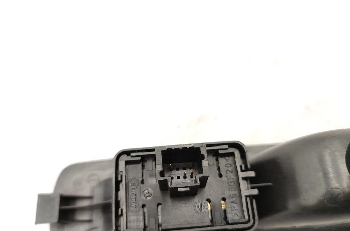 Commande leve-glace porte arrière droite RENAULT MEGANE 3 PHASE 1 occasion — photo 4