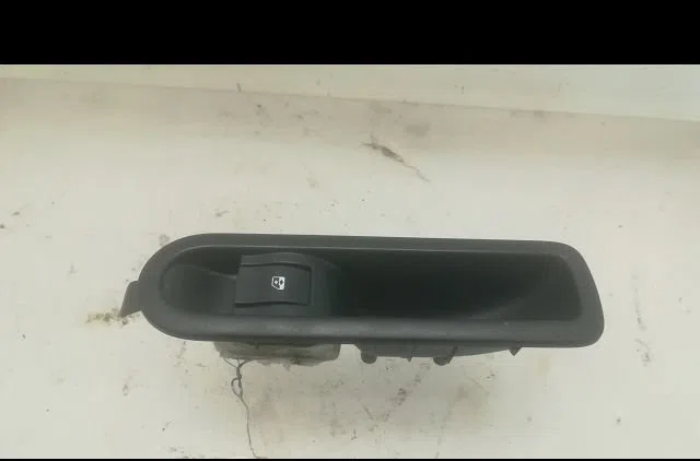 Commande leve-glace porte arrière droite Renault MEGANE II Break (KM0-1_) 1.5 dci (km16, km1e) (2005-2008) occasion — photo 4