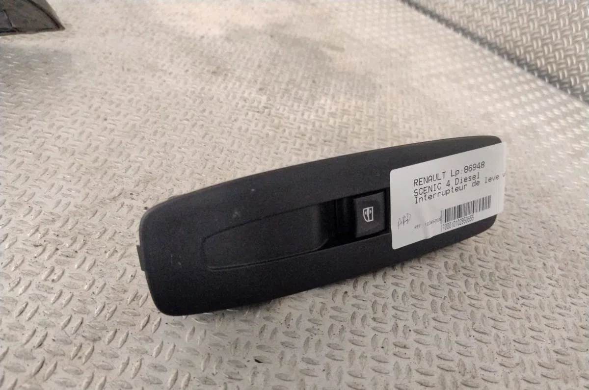 Commande leve-glace porte arrière droite RENAULT SCENIC 4 occasion — photo 2