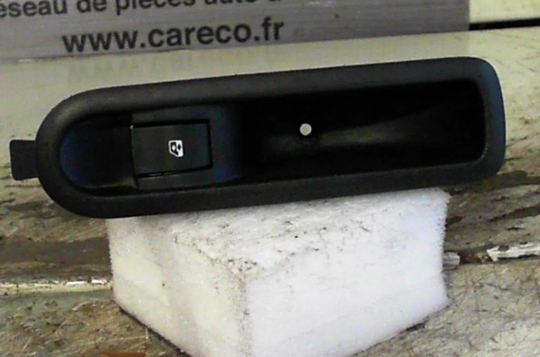 Commande leve-glace porte arrière droite Renault SCÉNIC II (JM0-1_) 1.9 dci (jm0g, jm12, jm1g, jm2c) (2003-2006) occasion — photo 2