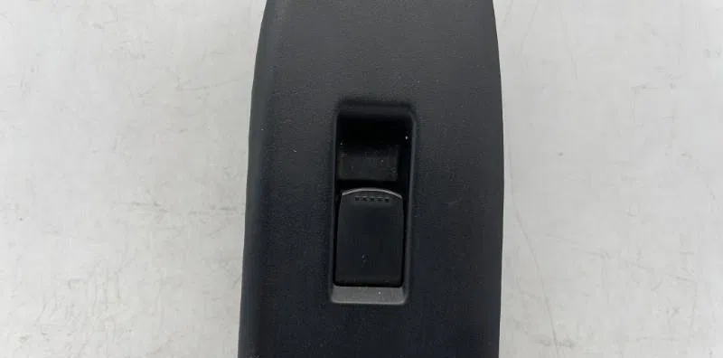 Commande leve-glace porte arrière droite SUZUKI GRAND VITARA 2 PHASE 1 occasion — photo 3