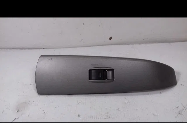 Commande leve-glace porte arrière droite Toyota PRIUS Liftback (_W2_) 1.5 hybrid (nhw20_) (2003-2009) occasion — photo 3