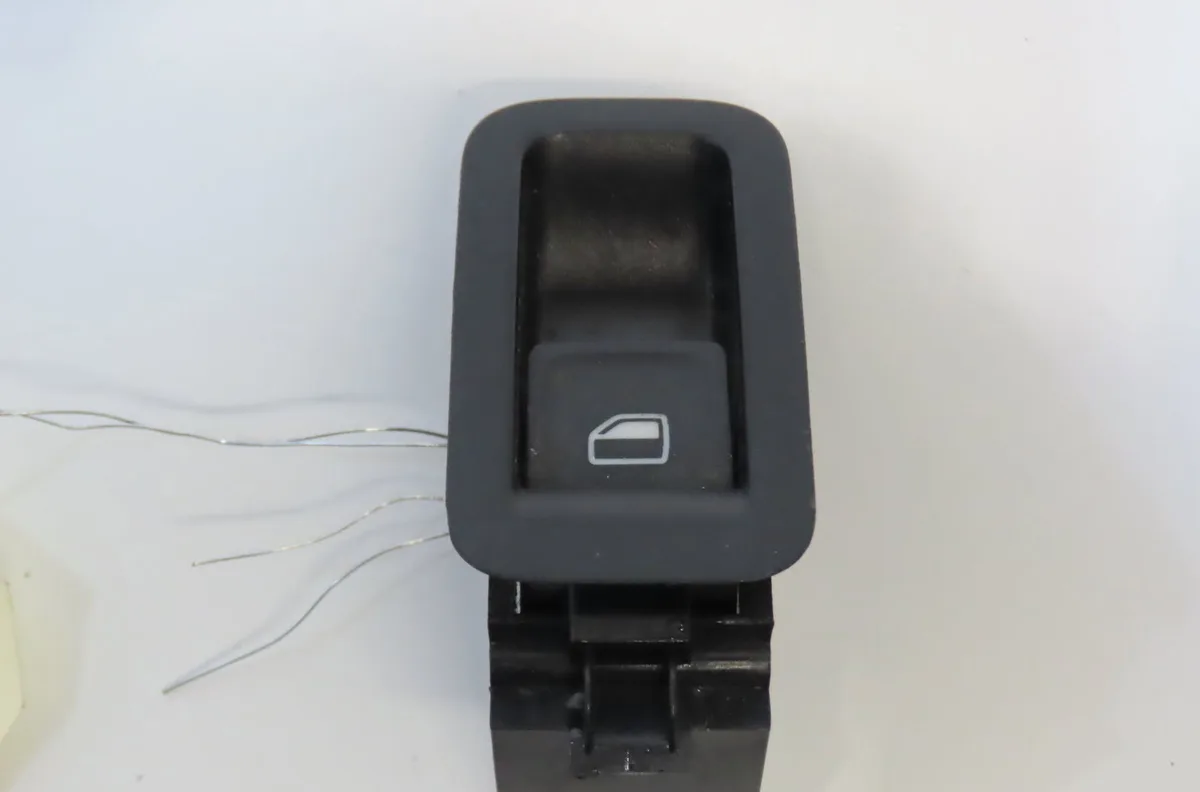 Commande leve-glace porte arrière droite Volkswagen POLO V (6R1, 6C1) 1.0 (2014) occasion