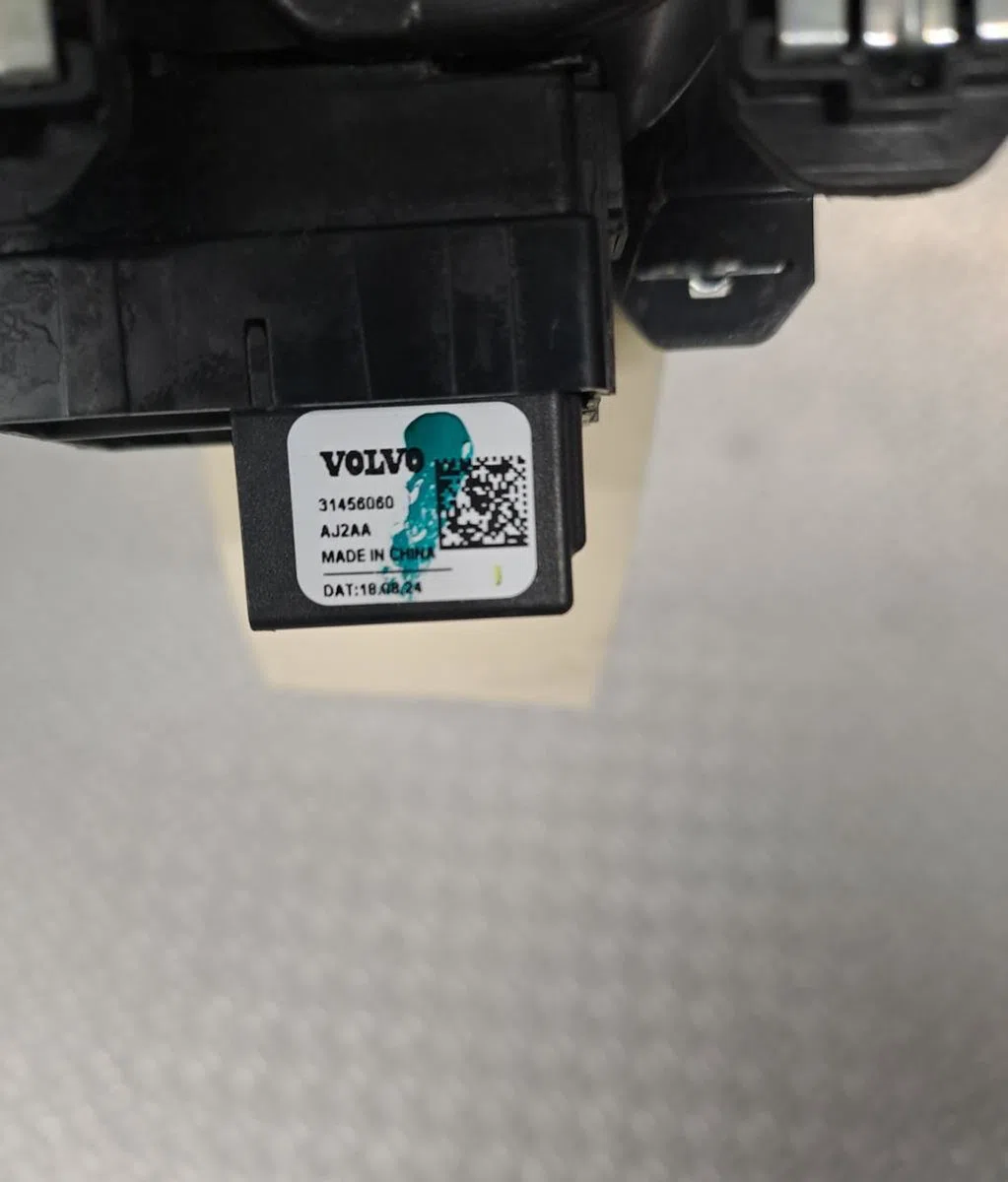 Commande leve-glace porte arrière droite Volvo XC40 (536) D3 (2018-2021) 5 portes occasion — photo 2
