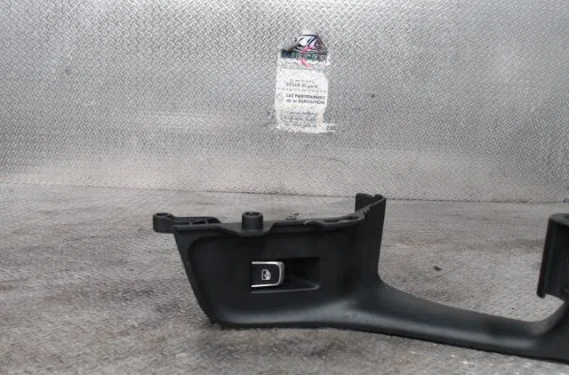 Commande leve-glace porte arrière gauche AUDI A3 3  A3 3 SPORTBACK PHASE 2 occasion — photo 2
