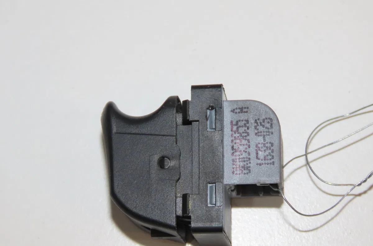 Commande leve-glace porte arrière gauche Audi A4 B8 (8K2) 2.0 tfsi (2008-2015) occasion — photo 2