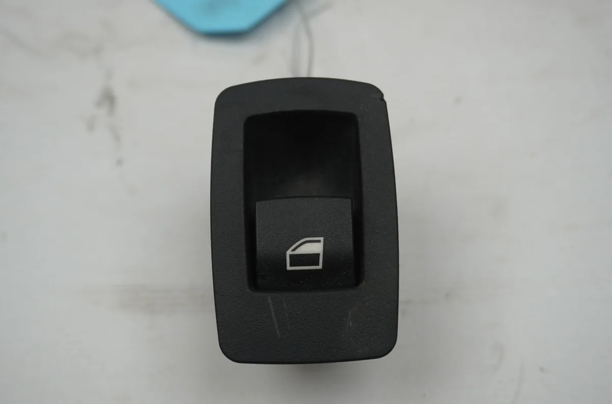 Commande leve-glace porte arrière gauche Bmw 1 (F20) 116 d (2012-2015) occasion